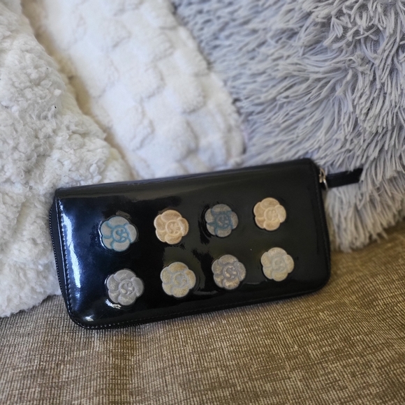 Chanel Ltd Edition Petite Maroquinerie Long Zipper Wallet Camelia - Picture 2 of 10